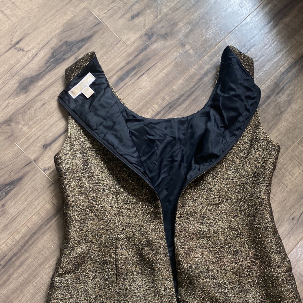 Dress - Picture 4 of 10